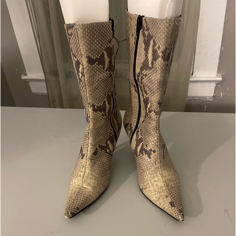 Charles David Snake Skin Boots.💃